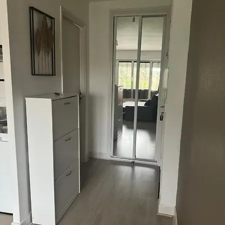 - 25 M2 Dans Avec Parking Prive A 10 Mn De Bordeaux En Tram Апартаменты *