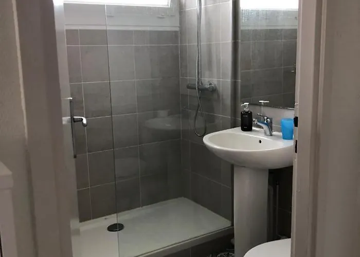 - 25 M2 Dans Avec Parking Prive A 10 Mn De Bordeaux En Tram